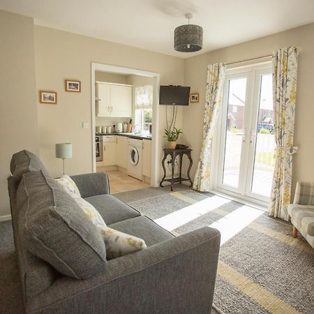 Pant-Y-Celyn Studio Apartment Aberaeron Bagian luar foto