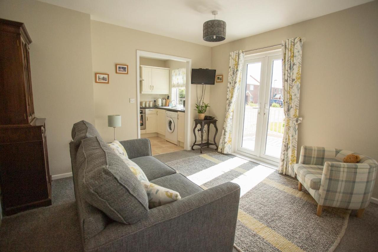 Pant-Y-Celyn Studio Apartment Aberaeron Bagian luar foto